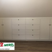 0_0_952_zabudowa_skosu_szafki_w_pokoju_z_szufladamia_w_ramce_w_kolorze_bialym_lakierowane_fronty_RAL_9003